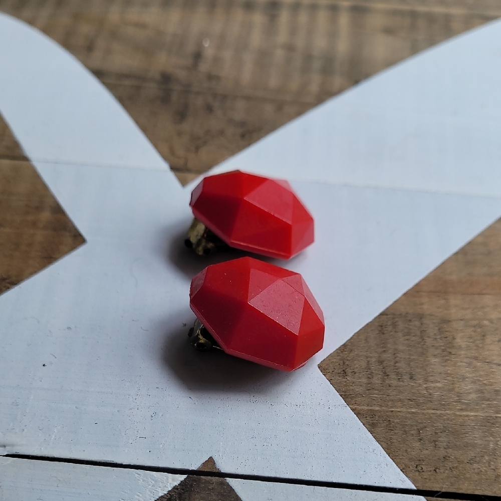 1980s Vintage Red Geometric Clip-On Earrings
